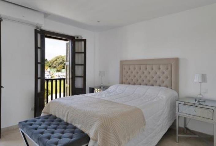 Image No.14-4 Bed Townhouse for sale