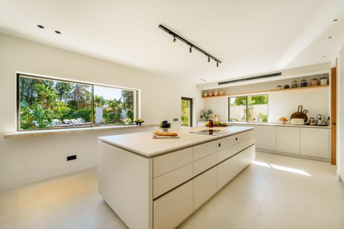 Image No.14-5 Bed Villa for sale