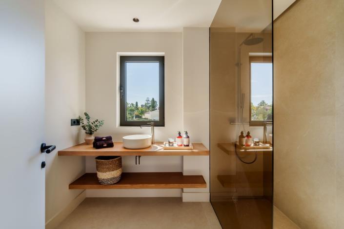 Image No.15-5 Bed Villa for sale