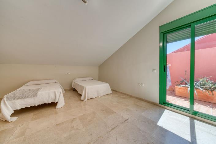 Image No.17-3 Bed Villa for sale