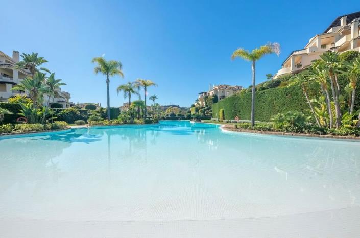 Image No.5-5 Bed Apartment for sale