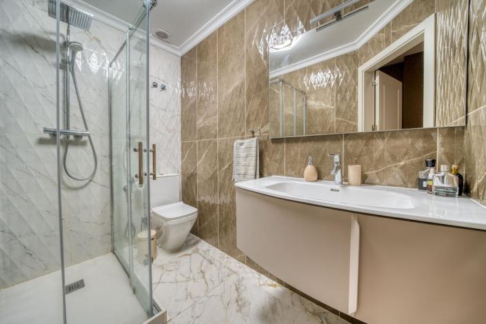 Image No.12-5 Bed Apartment for sale