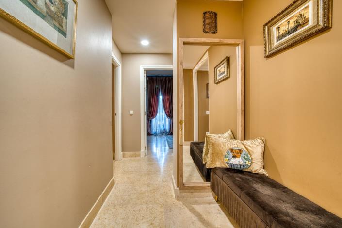 Image No.21-5 Bed Apartment for sale