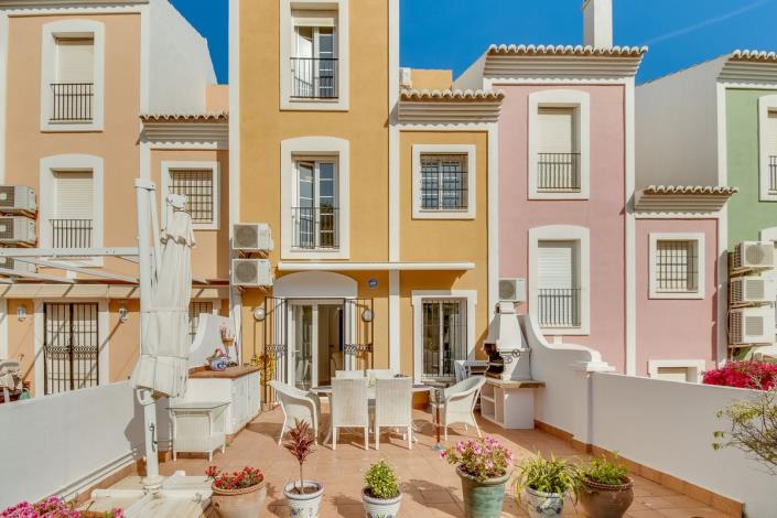 Image No.15-3 Bed Townhouse for sale