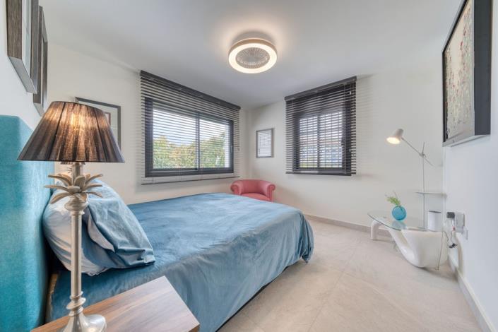 Image No.16-4 Bed Townhouse for sale