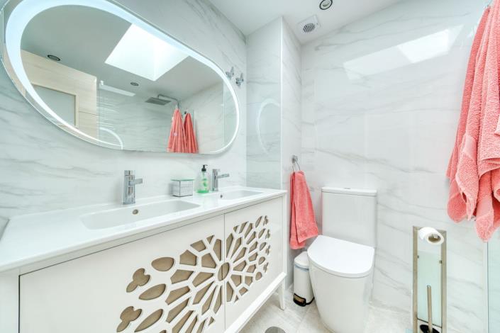 Image No.22-4 Bed Townhouse for sale