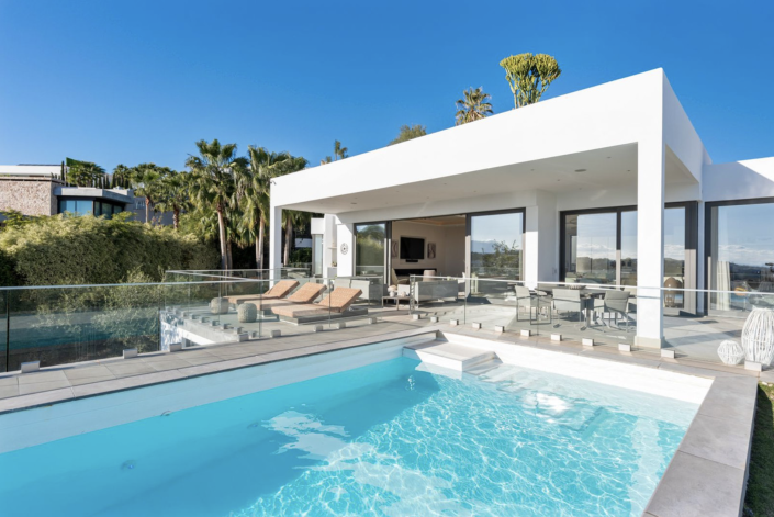Image No.1-7 Bed Villa / Detached for sale