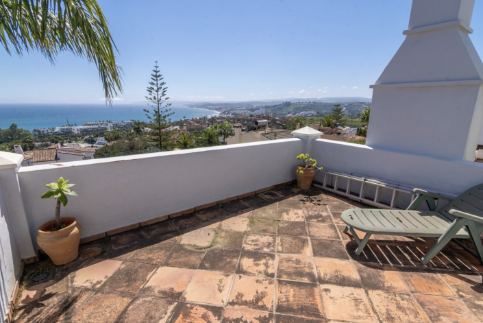 Image No.1-4 Bed Villa / Detached for sale