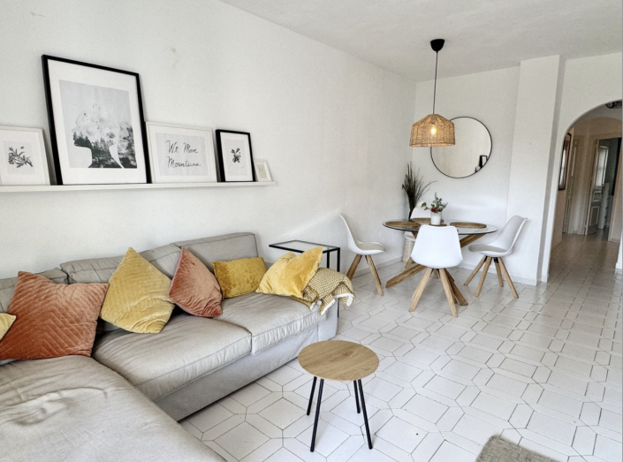 Image No.10-2 Bed Apartment for sale