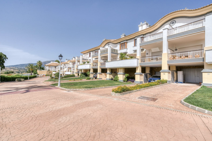 Image No.8-3 Bed Townhouse for sale