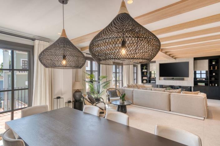 Image No.9-4 Bed Townhouse for sale