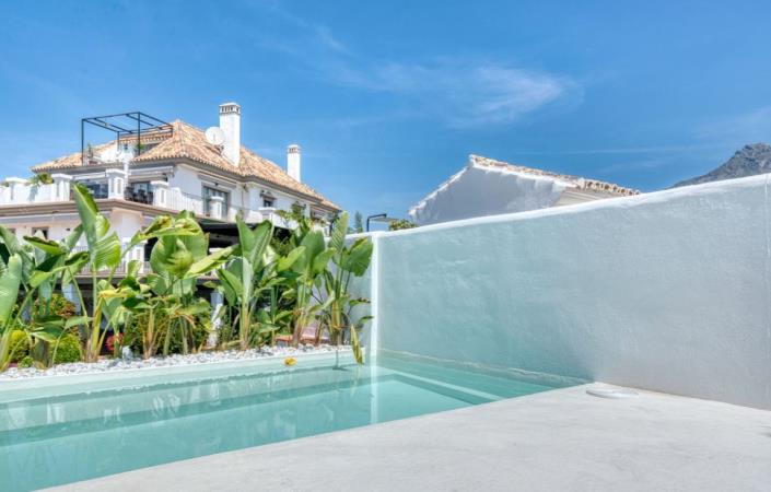 Image No.12-4 Bed Townhouse for sale