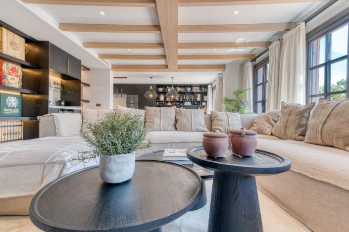 Image No.23-4 Bed Townhouse for sale