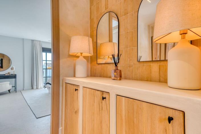 Image No.26-4 Bed Townhouse for sale