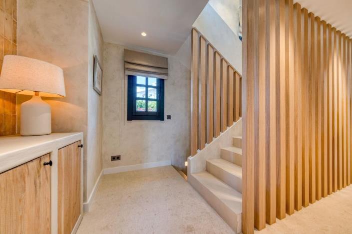 Image No.27-4 Bed Townhouse for sale