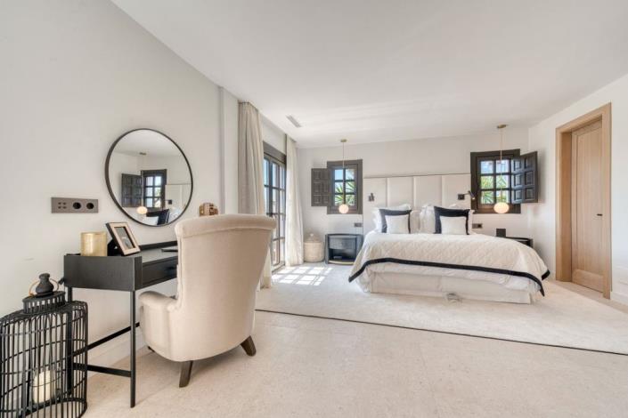 Image No.35-4 Bed Townhouse for sale