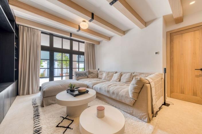 Image No.41-4 Bed Townhouse for sale