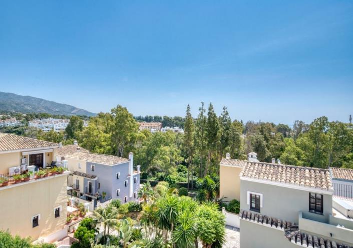 Image No.52-4 Bed Townhouse for sale