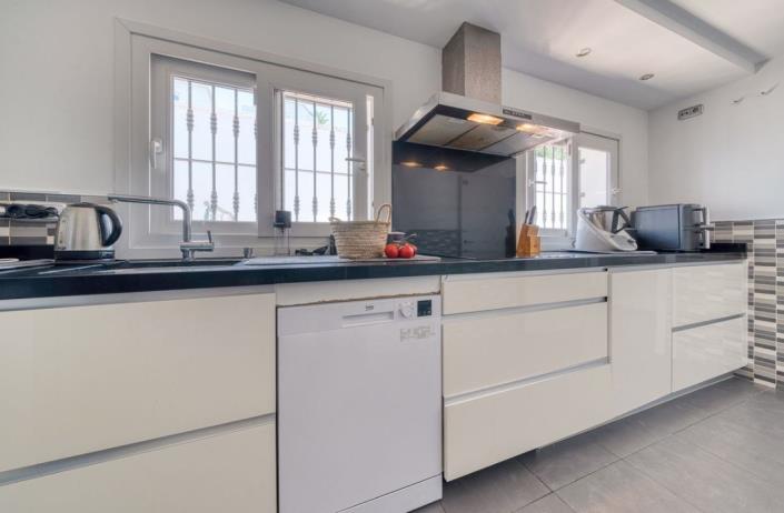 Image No.30-5 Bed Villa for sale