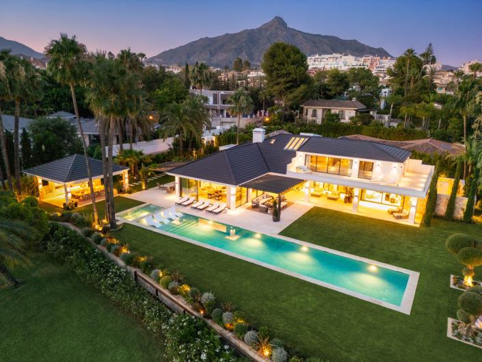 Image No.2-7 Bed Villa for sale