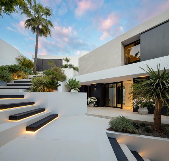 Image No.5-5 Bed Villa for sale