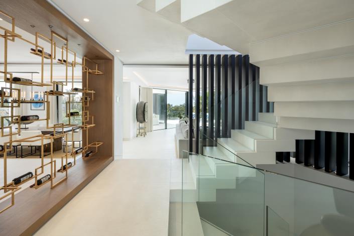 Image No.6-5 Bed Villa for sale