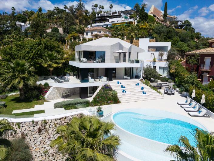 Image No.1-5 Bed Villa for sale