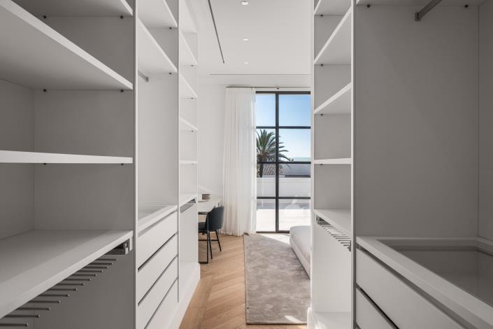 Image No.29-4 Bed Villa for sale