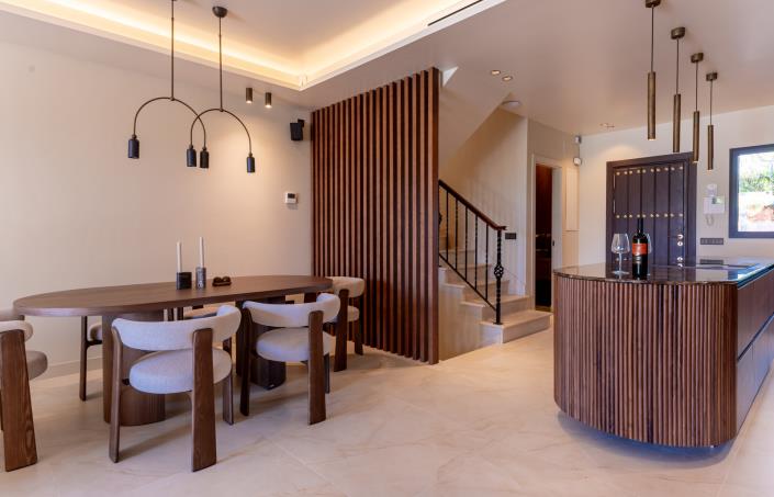 Image No.20-4 Bed Townhouse for sale