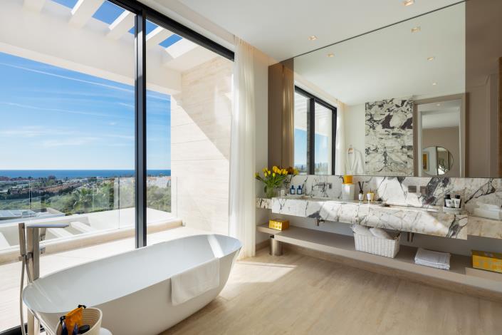 Image No.6-6 Bed Villa for sale