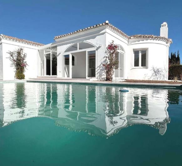 Image No.1-4 Bed Villa for sale