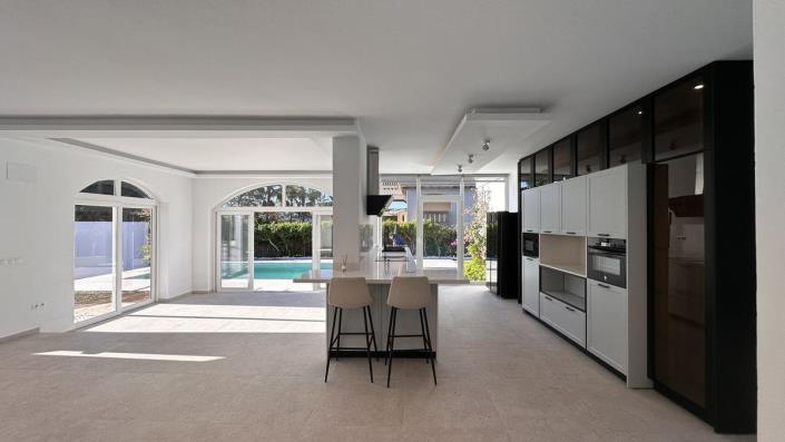 Image No.11-4 Bed Villa for sale