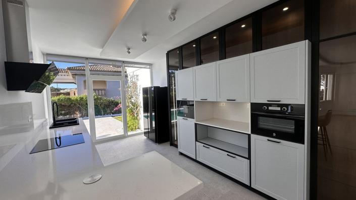 Image No.12-4 Bed Villa for sale