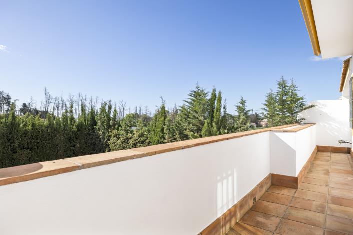 Image No.18-4 Bed Townhouse for sale