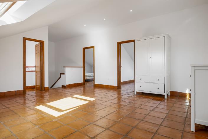 Image No.22-4 Bed Townhouse for sale