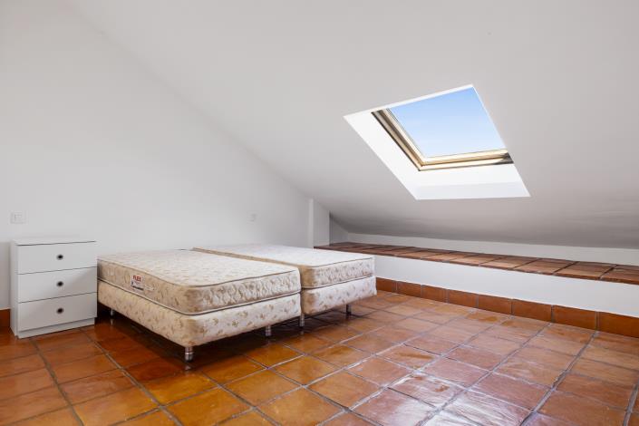 Image No.25-4 Bed Townhouse for sale