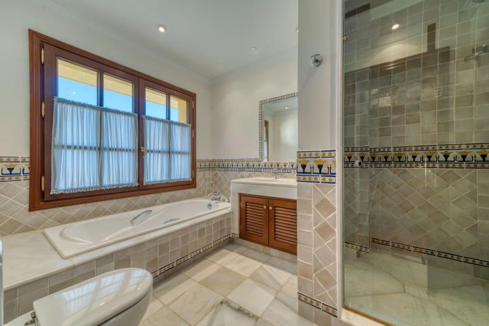 Image No.30-6 Bed Villa for sale