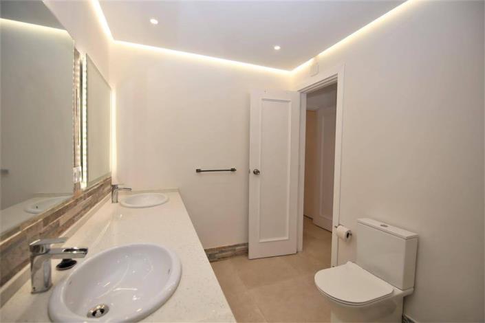 Image No.7-Appartement de 2 chambres à vendre à Estepona