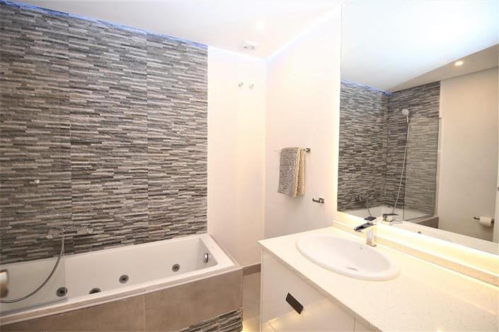 Image No.8-Appartement de 2 chambres à vendre à Estepona