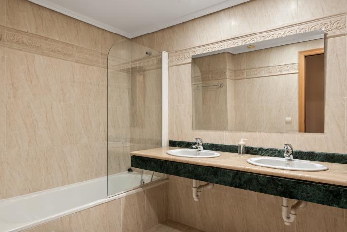 Image No.18-2 Bed Apartment for sale