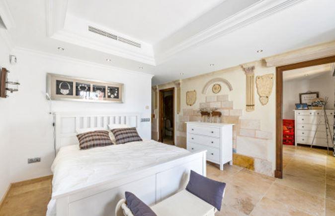 Image No.10-4 Bed Townhouse for sale