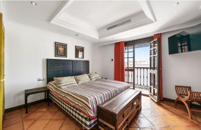 Image No.17-4 Bed Townhouse for sale