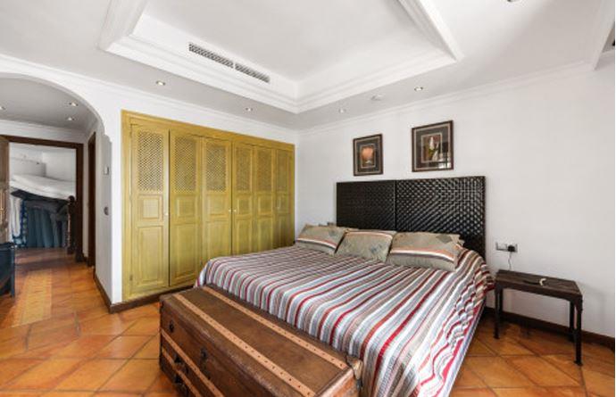 Image No.18-4 Bed Townhouse for sale