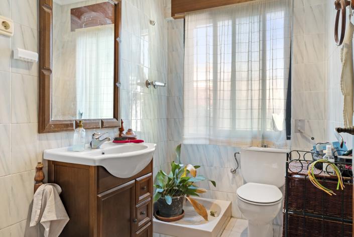 Image No.4-5 Bed House/Villa for sale