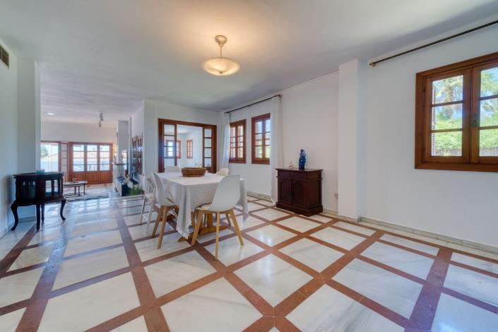 Image No.12-5 Bed Villa for sale