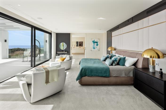 Image No.8-7 Bed Villa for sale