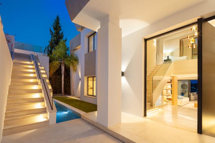 Image No.29-7 Bed Villa for sale