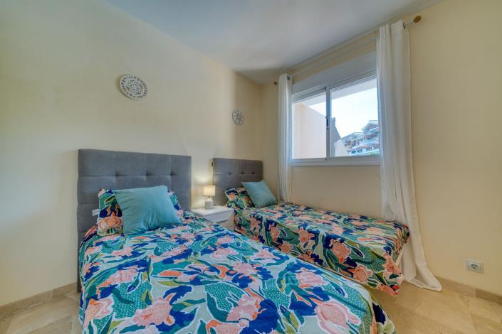 Image No.30-4 Bed Townhouse for sale