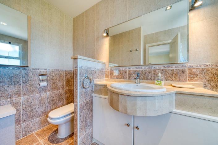 Image No.34-4 Bed Townhouse for sale