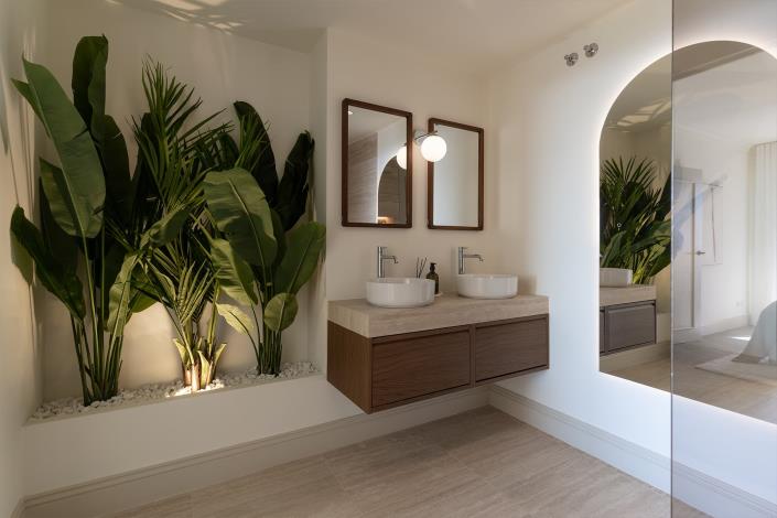 Image No.17-4 Bed Townhouse for sale